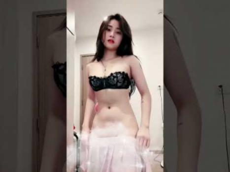Clip sex Quỳnh Alee 4 phút mới nhất - Sex việt TUT4K