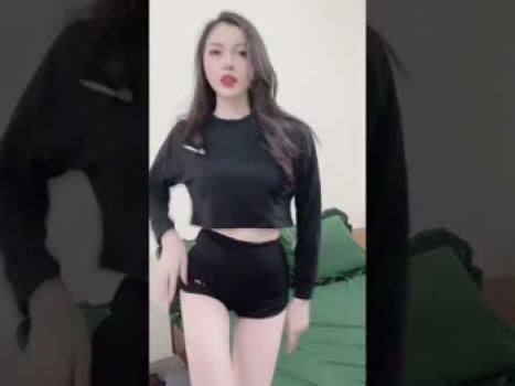 Lộ clip Hot girl Đỗ Khánh Vân “mắt biếc” lộ hàng mới 2021